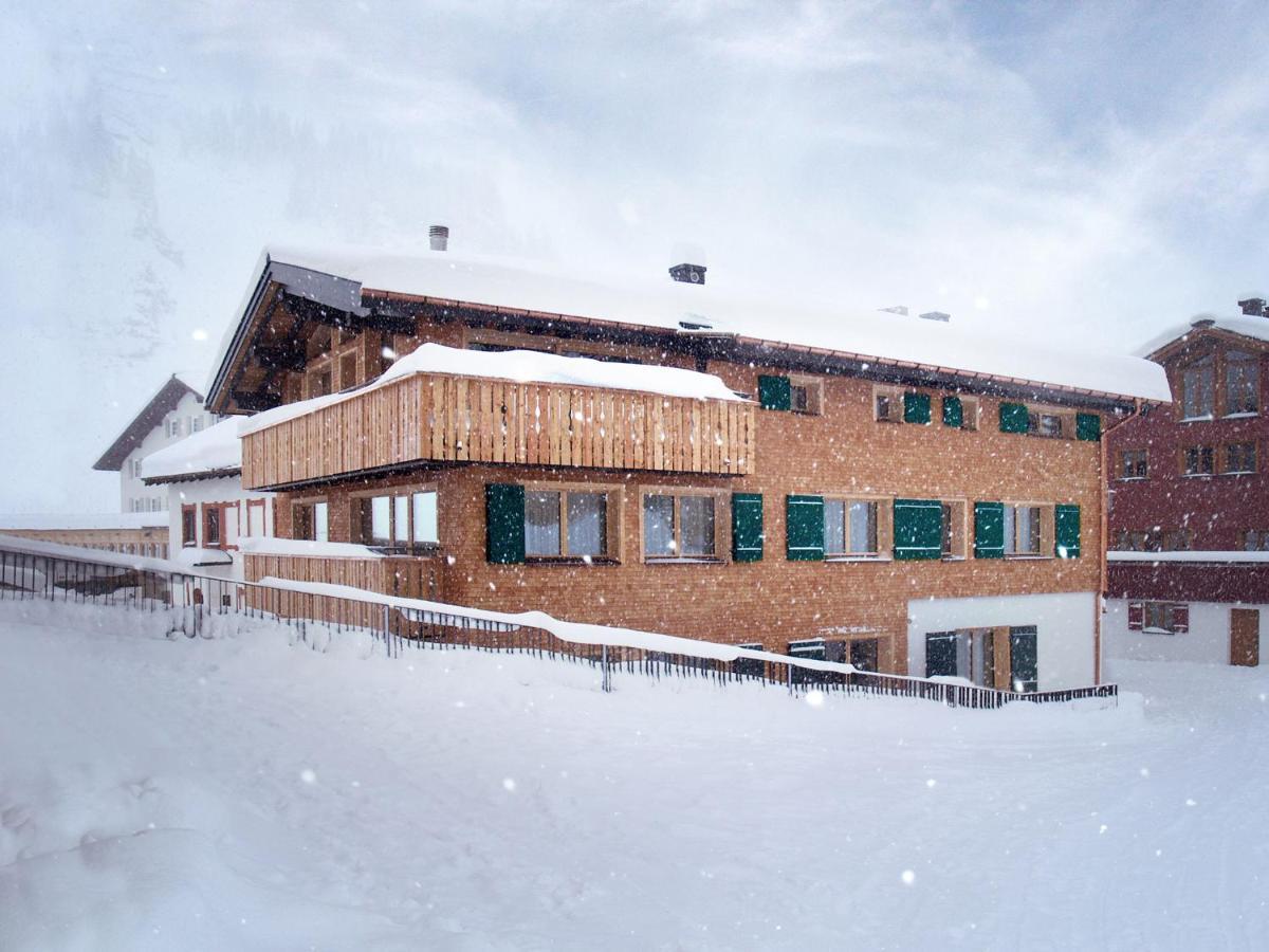 Haus Burgi - Angelika Walch Apartamento Stuben am Arlberg Exterior foto